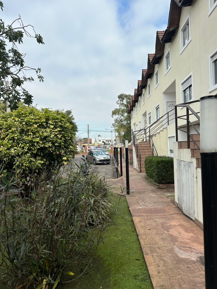 DEPARTAMENTO DE 3 AMB. EN VENTA EN BARRIO CANGURO