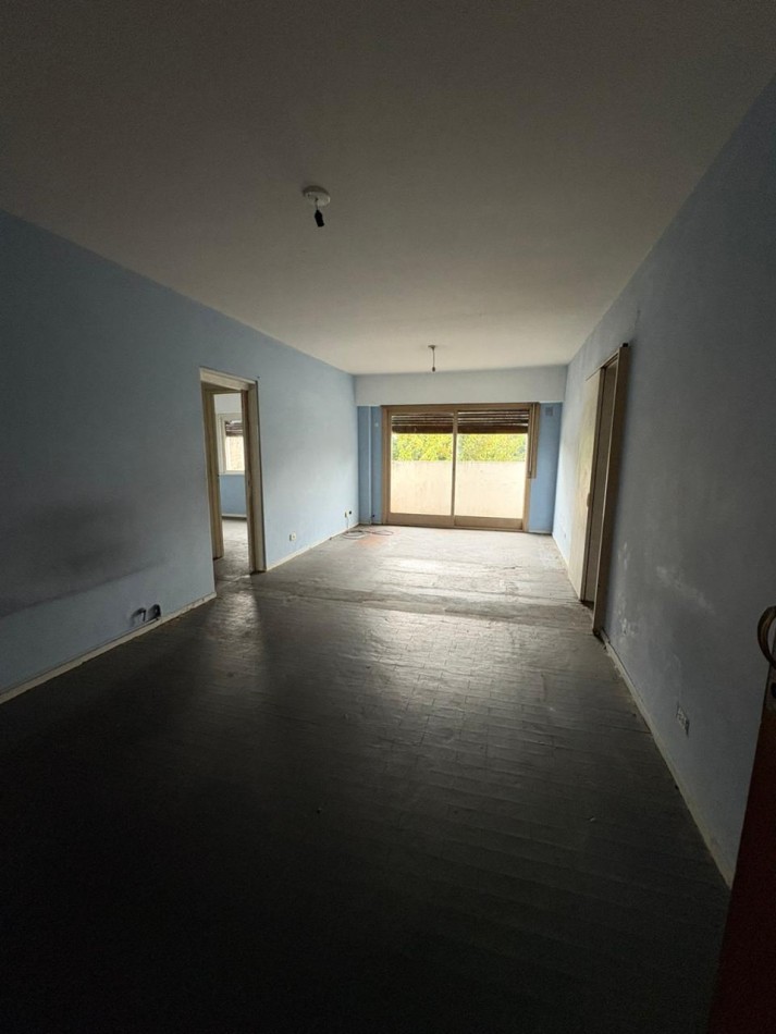 DEPARTAMENTO TRES AMBIENTES CON JARDIN PRIVADO- UNICO.