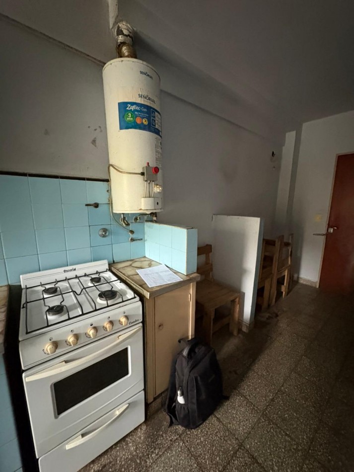 DEPARTAMENTO TRES AMBIENTES CON JARDIN PRIVADO- UNICO.