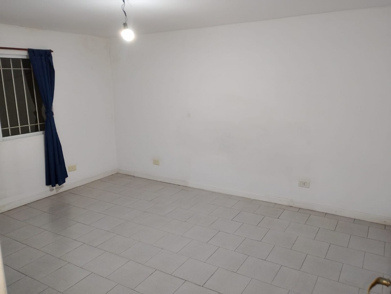 DEPARTAMENTO DOS AMBIENTES EN ALQUILER CON PATIO