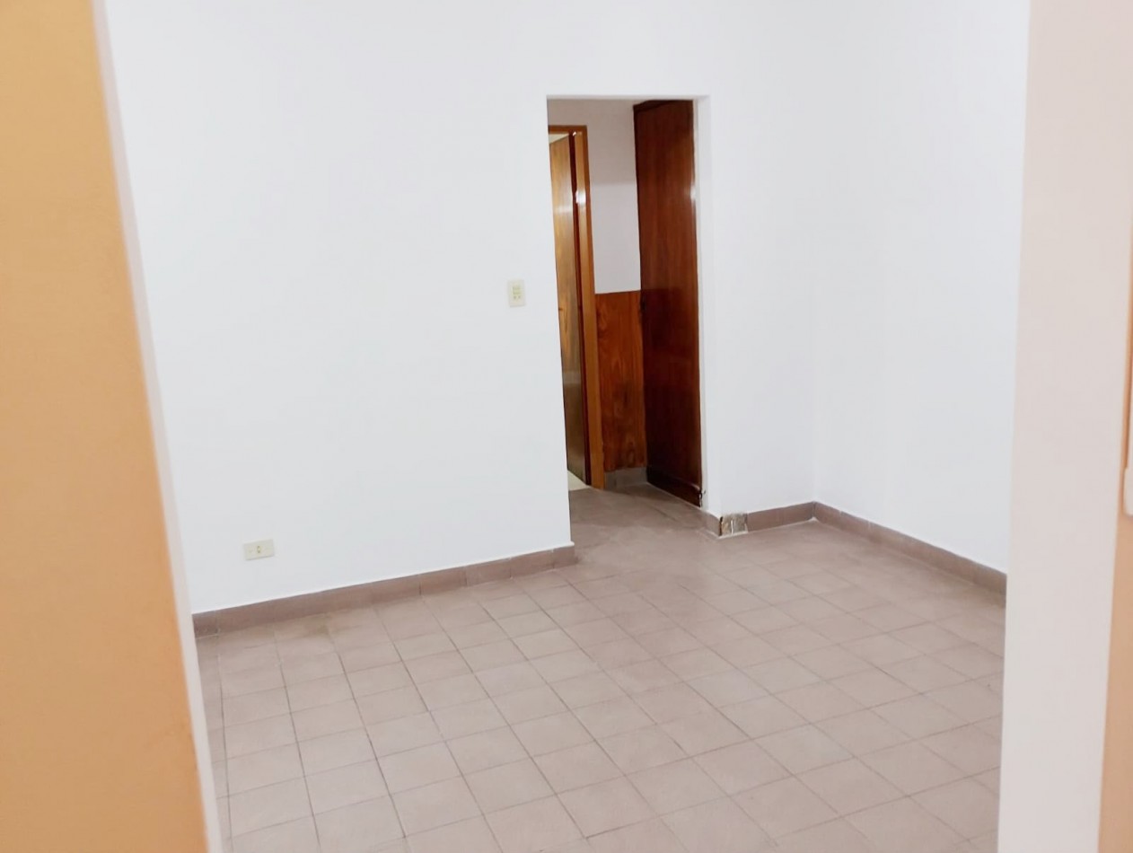 DEPARTAMENTO 2 AMBIENTES CON COCHERA CASEROS