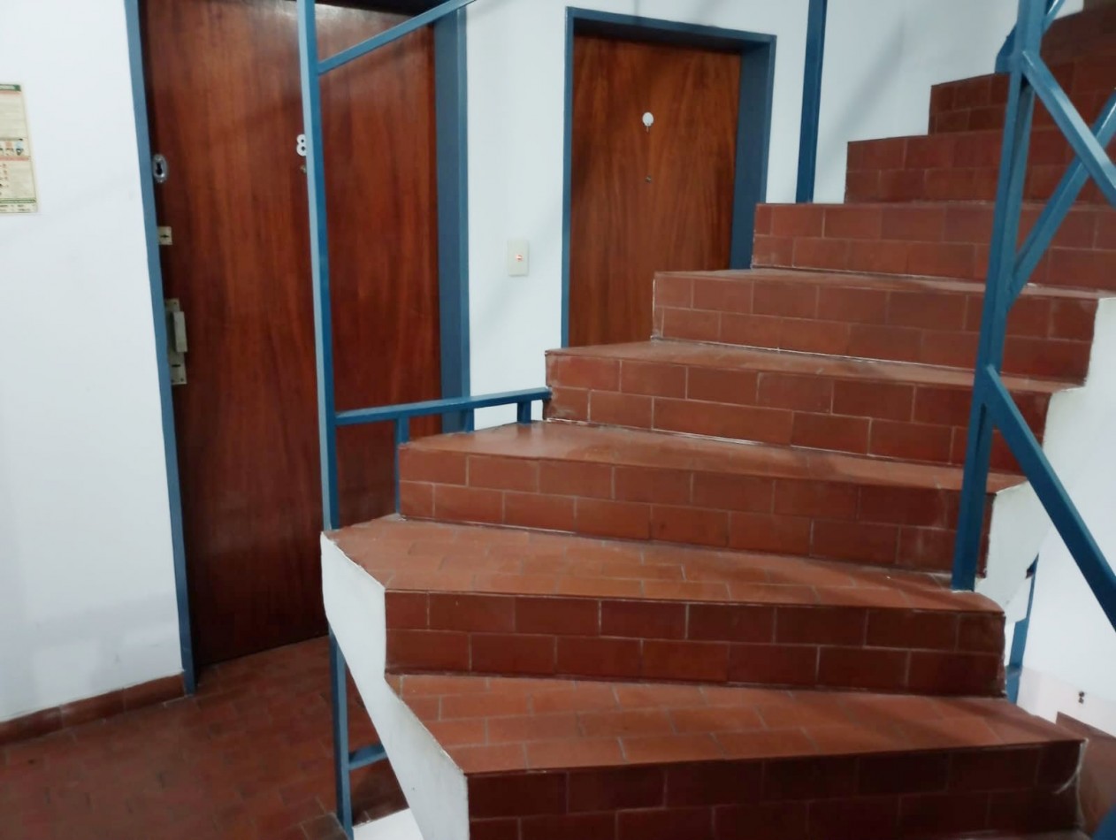DEPARTAMENTO 2 AMBIENTES CON COCHERA CASEROS