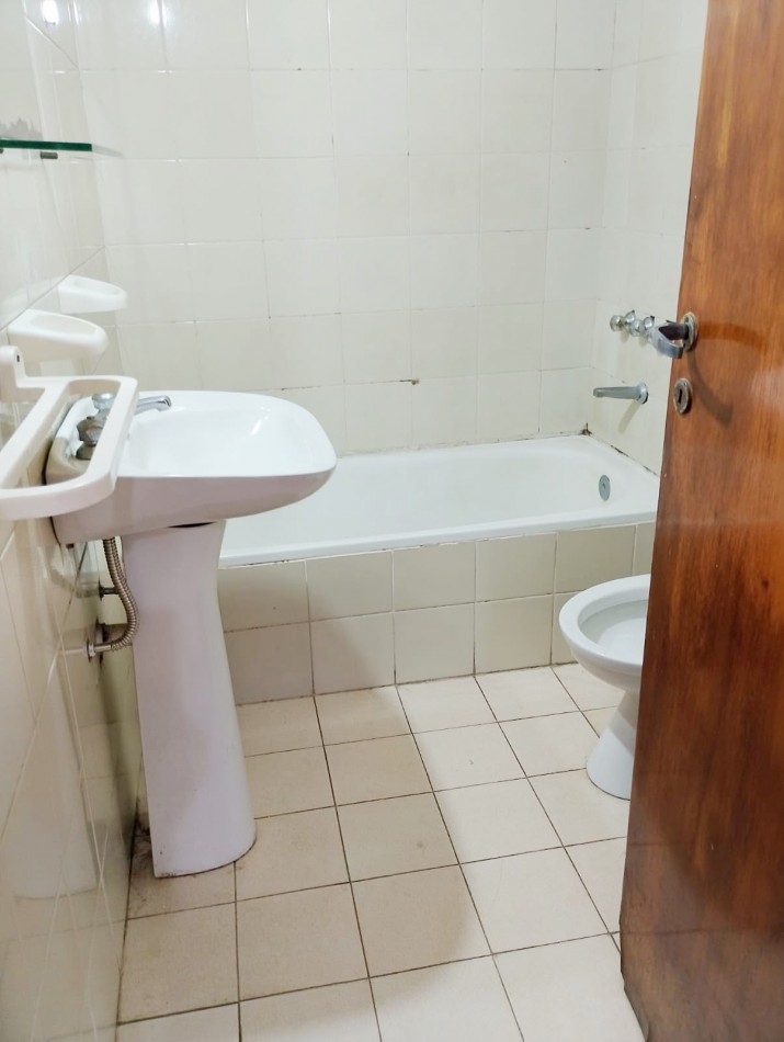 DEPARTAMENTO 2 AMBIENTES CON COCHERA CASEROS
