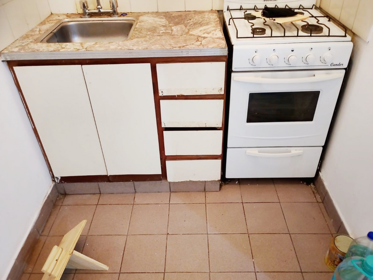 DEPARTAMENTO 2 AMBIENTES CON COCHERA CASEROS