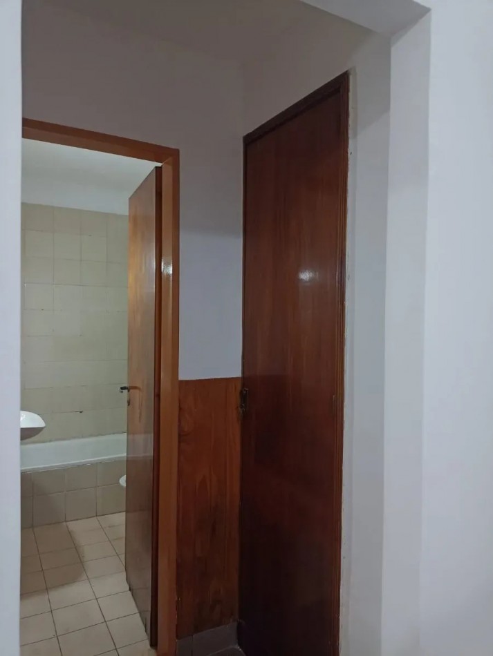 DEPARTAMENTO 2 AMBIENTES CON COCHERA CASEROS