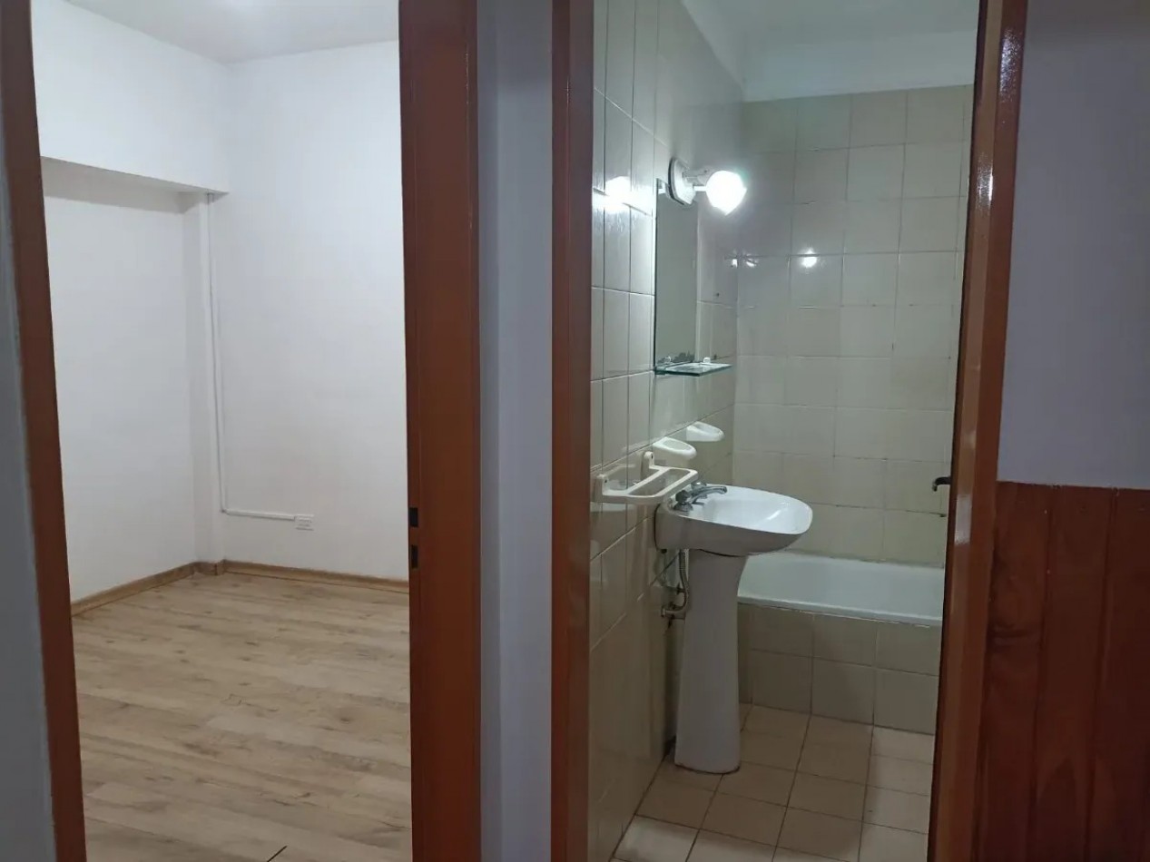 DEPARTAMENTO 2 AMBIENTES CON COCHERA CASEROS