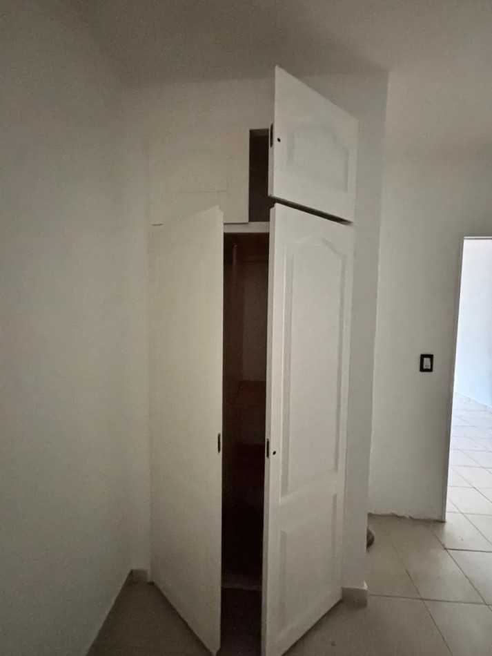 DEPARTAMENTO 2 AMBIENTES EN COMPLEJO CON COCHERA Y PATIO EN CARAPACHAY