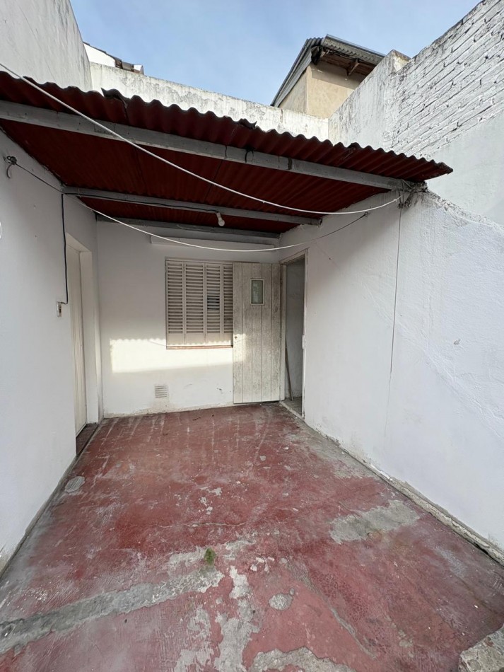PH DOS AMBIENTES AL FONDO CON PATIO EN VENTA OPORTUNIDAD