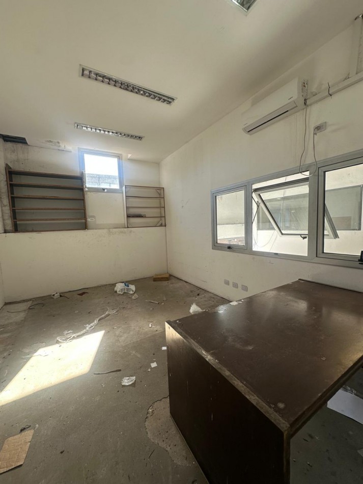 GALPON EN ALQUILER VICENTE LOPEZ 900M2