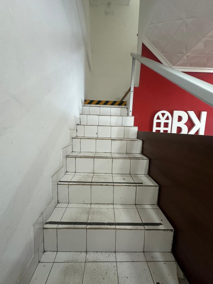 GALPON EN ALQUILER VICENTE LOPEZ 900M2