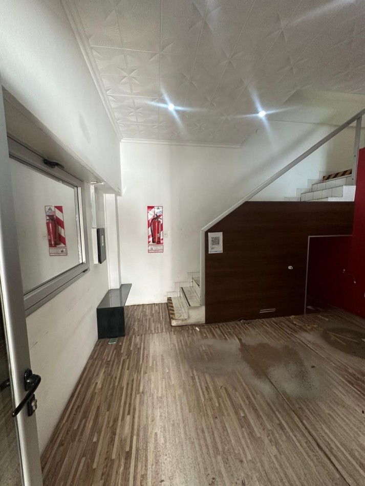 GALPON EN ALQUILER VICENTE LOPEZ 900M2