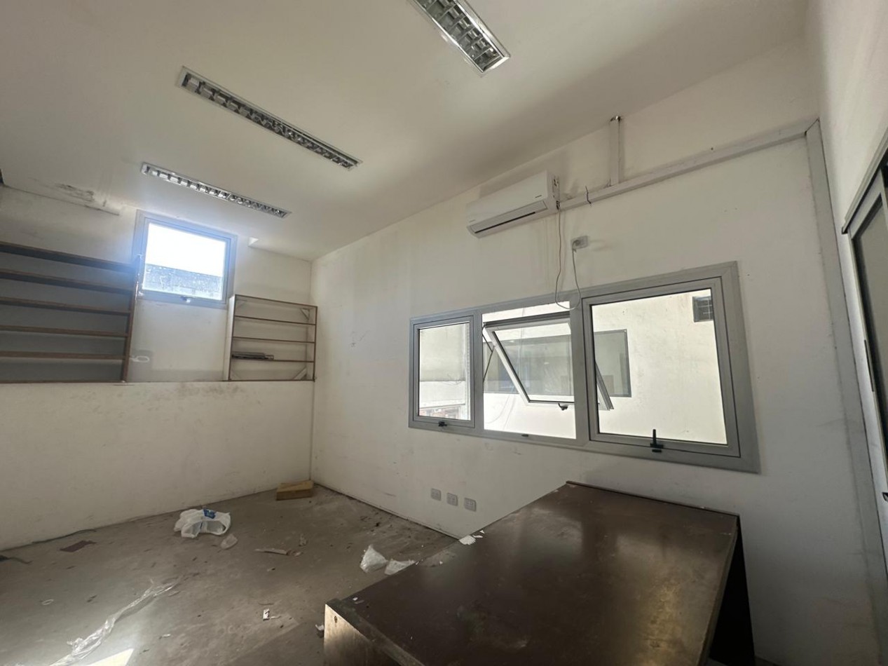 GALPON EN ALQUILER VICENTE LOPEZ 900M2