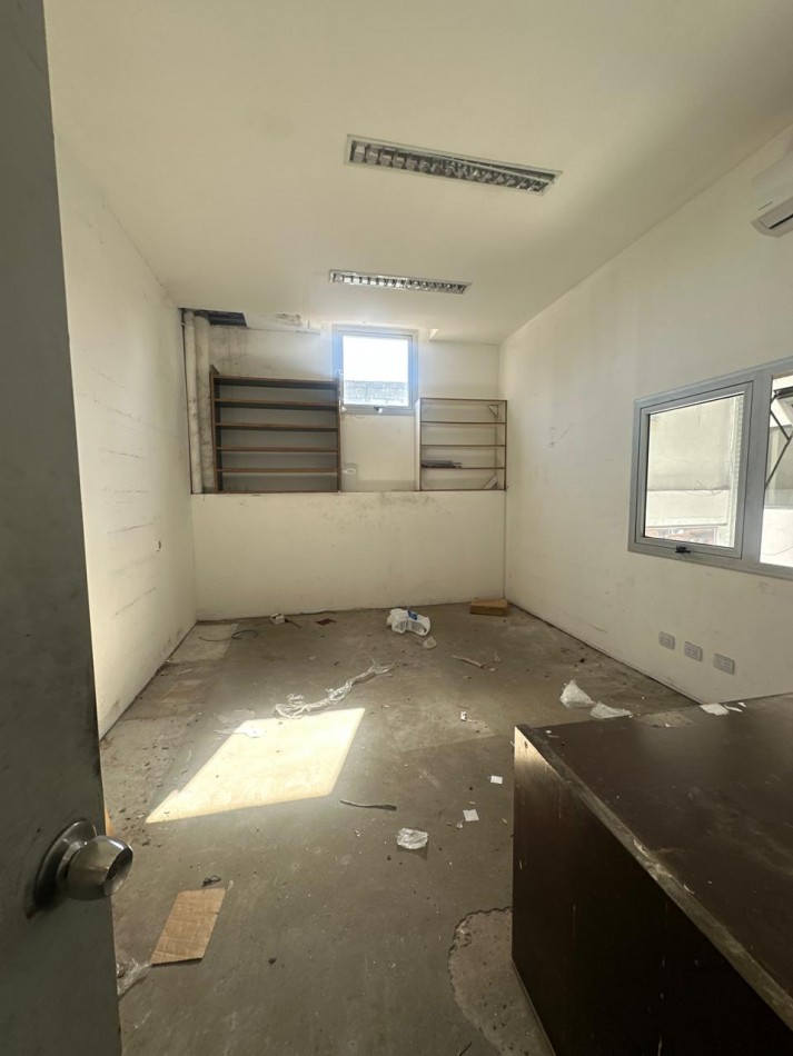 GALPON EN ALQUILER VICENTE LOPEZ 900M2