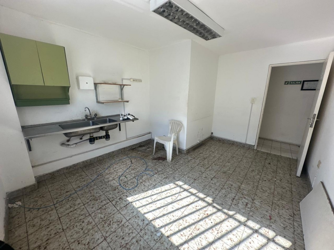GALPON EN ALQUILER VICENTE LOPEZ 900M2