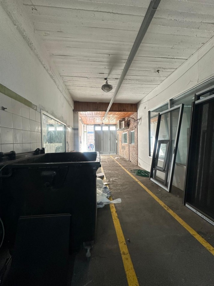 GALPON EN ALQUILER VICENTE LOPEZ 900M2