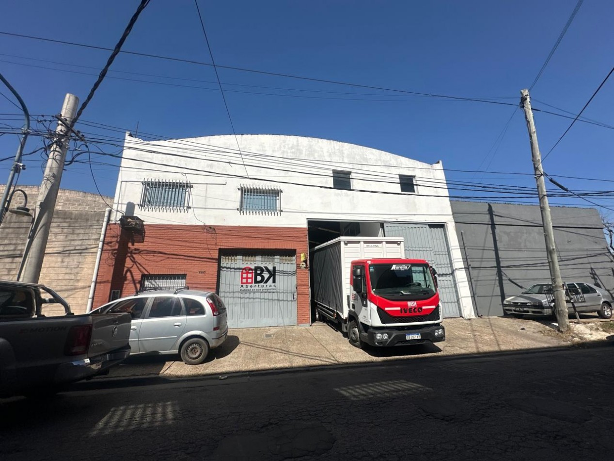 GALPON EN ALQUILER VICENTE LOPEZ 900M2