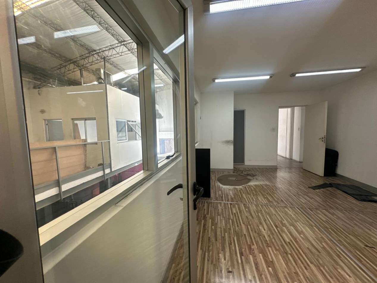 GALPON EN ALQUILER VICENTE LOPEZ 900M2