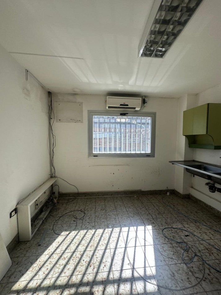 GALPON EN ALQUILER VICENTE LOPEZ 900M2