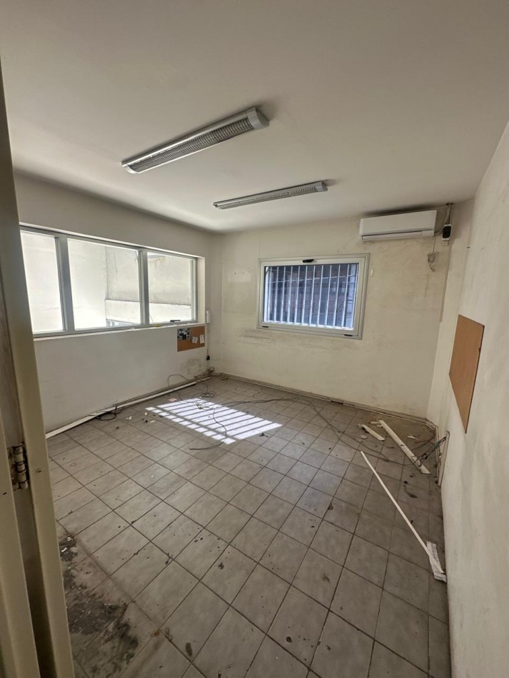 GALPON EN ALQUILER VICENTE LOPEZ 900M2