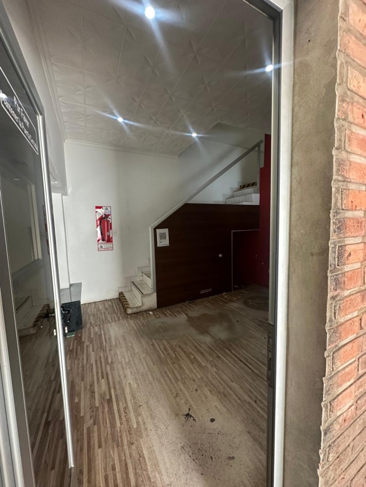 GALPON EN ALQUILER VICENTE LOPEZ 900M2