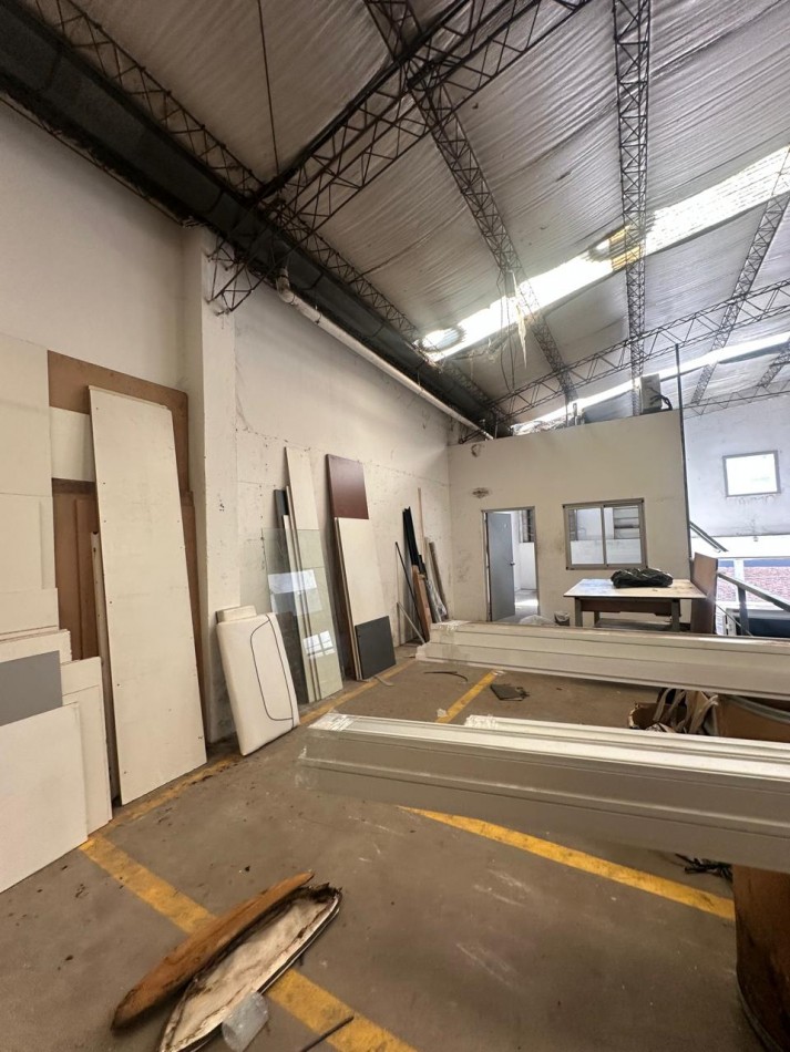 GALPON EN ALQUILER VICENTE LOPEZ 900M2
