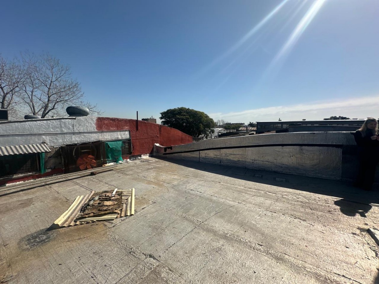 GALPON EN ALQUILER VICENTE LOPEZ 900M2