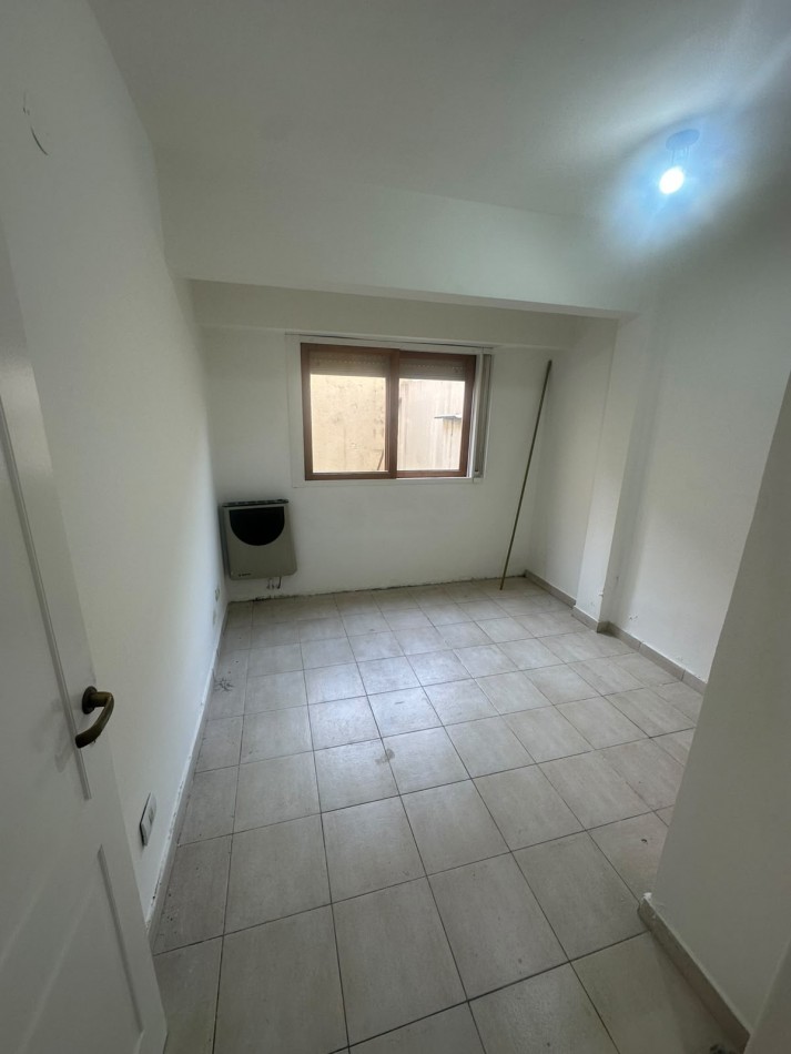 DEPARTAMENTO 2 AMBIENTES EN COMPLEJO CON COCHERA Y PATIO EN CARAPACHAY