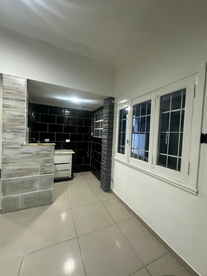 CASA EN ALQUILER 3 AMBIENTES MARTIN CORONADO