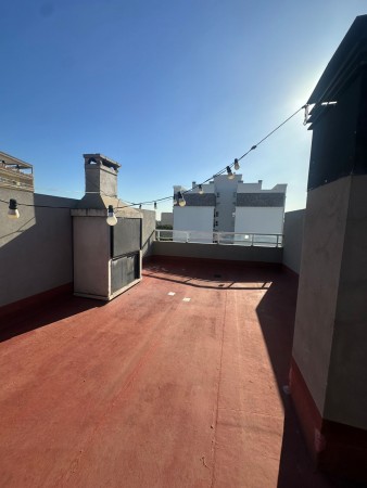 OPORTUNIDAD!! Dto. 2 ambientes con balcon