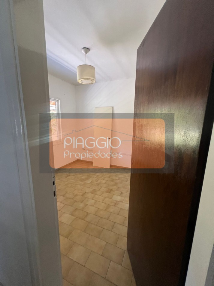 CASA QUINTA EN ALQUILER, 4 AMBIENTES CON IMPORTANTE PARQUE Y PILETA!!!