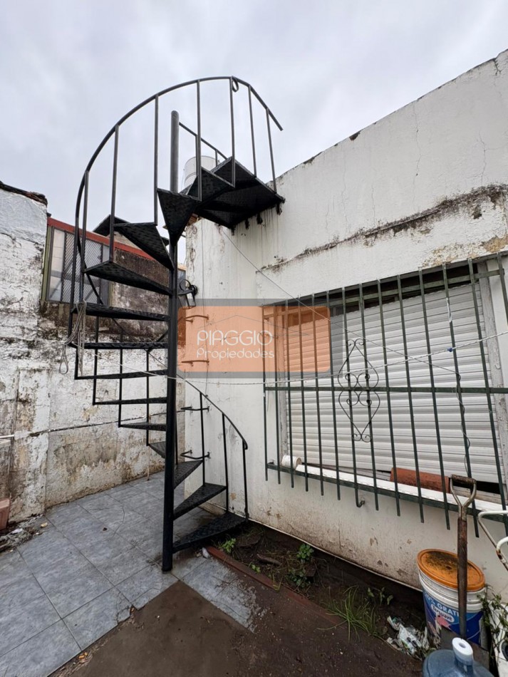 CASA SOBRE LOTE PROPIO- EXCELENTE OPORTUNIDAD DE INVERSION A LA VENTA 