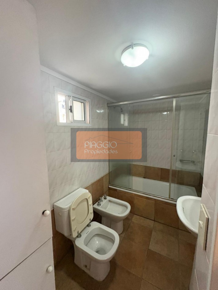 DEPARTAMENTO 3 AMBIENTES CON COCHERA Y BALCON EN ALQUILER