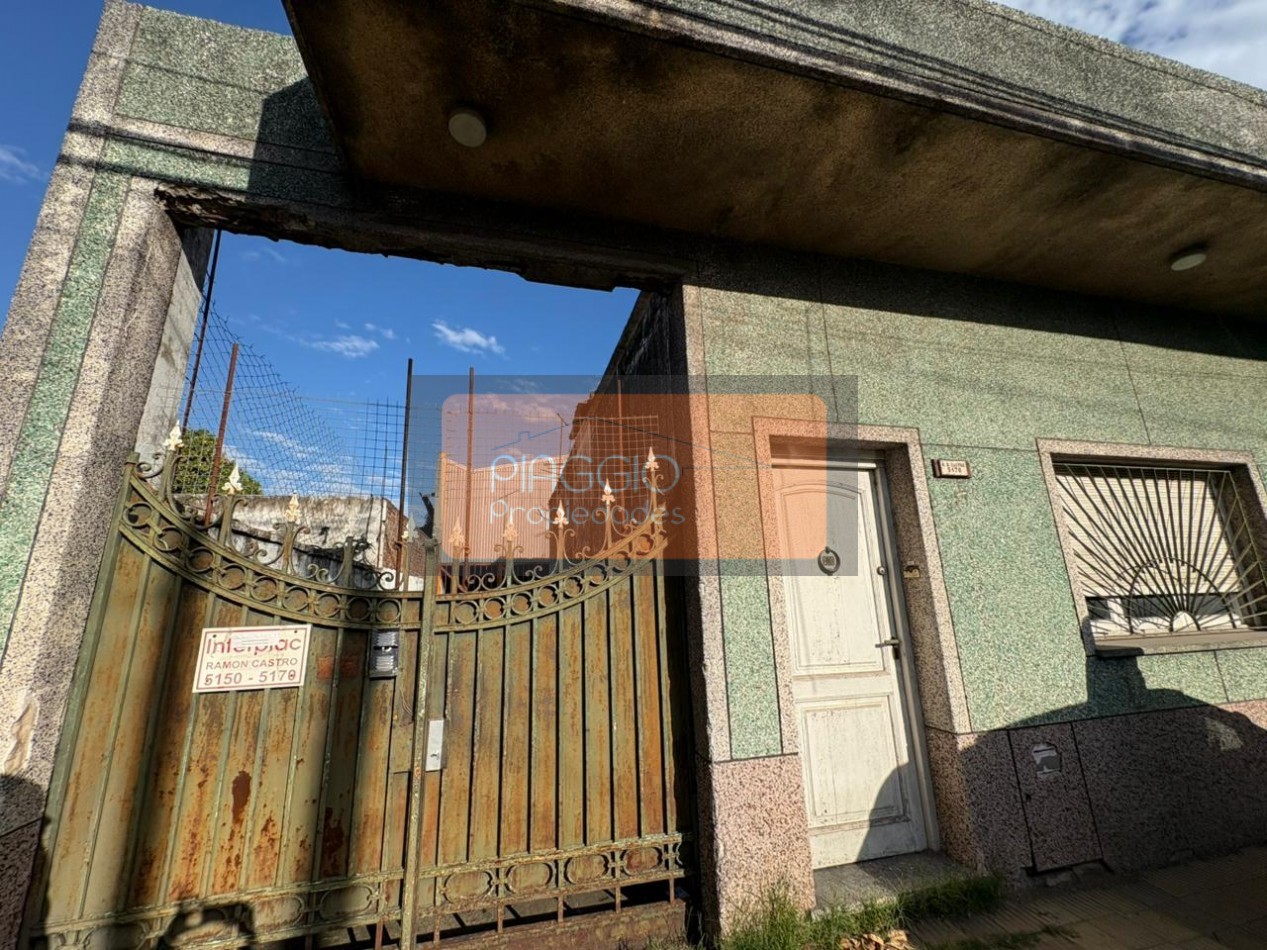 CASA CON IMPORTANTE GALPON AL FONDO 