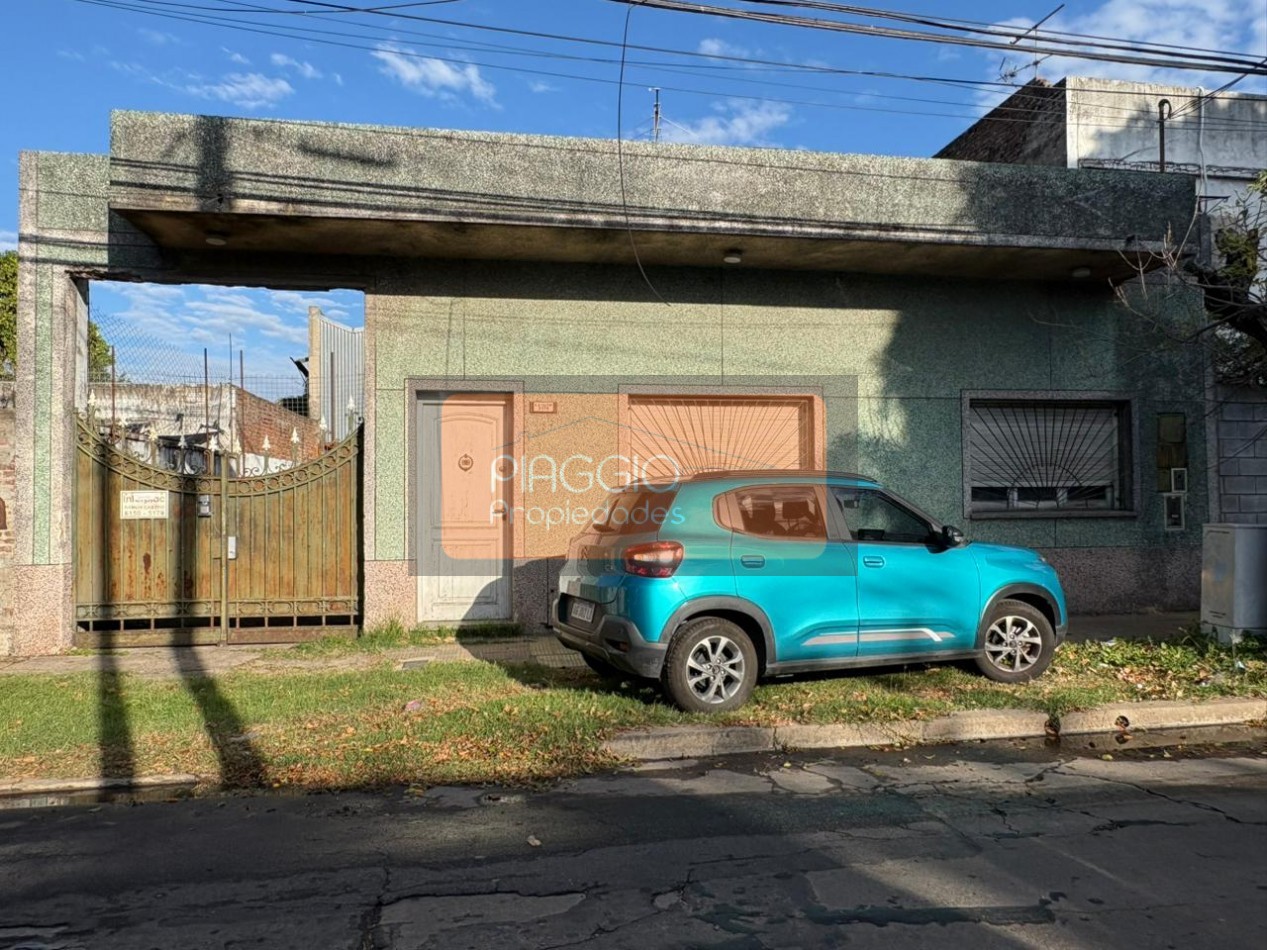 CASA CON IMPORTANTE GALPON AL FONDO 