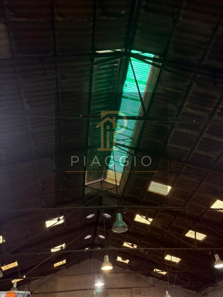 GALPON IMPORTANTE CON OFICINAS EN DOS PLANTAS 