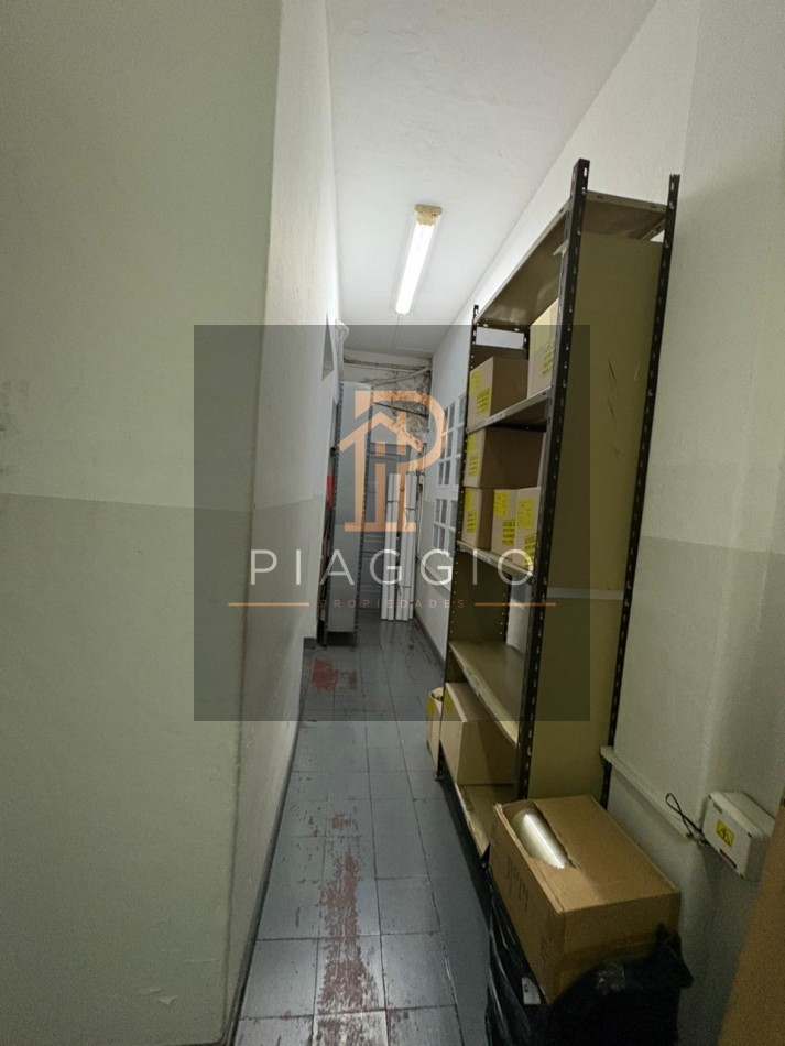 GALPON IMPORTANTE CON OFICINAS EN DOS PLANTAS 