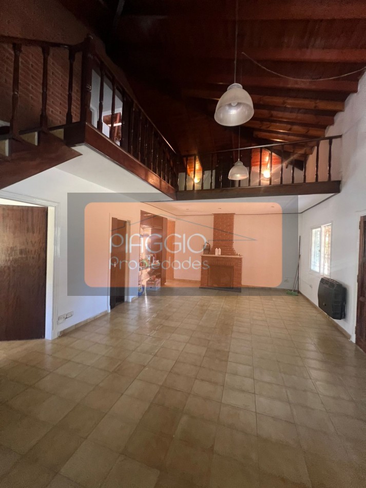 CASA QUINTA EN ALQUILER, 4 AMBIENTES CON IMPORTANTE PARQUE Y PILETA!!!