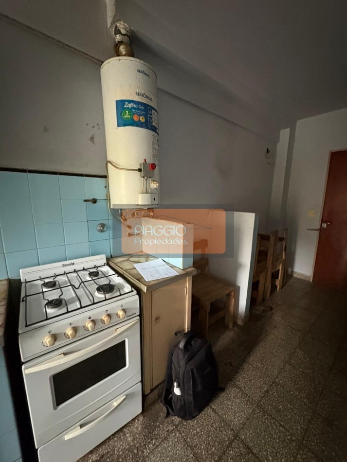 DEPARTAMENTO TRES AMBIENTES CON JARDIN PRIVADO- UNICO.