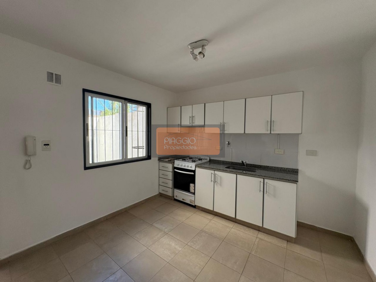 DEPARTAMENTO CON PATIO EN ALQUILER