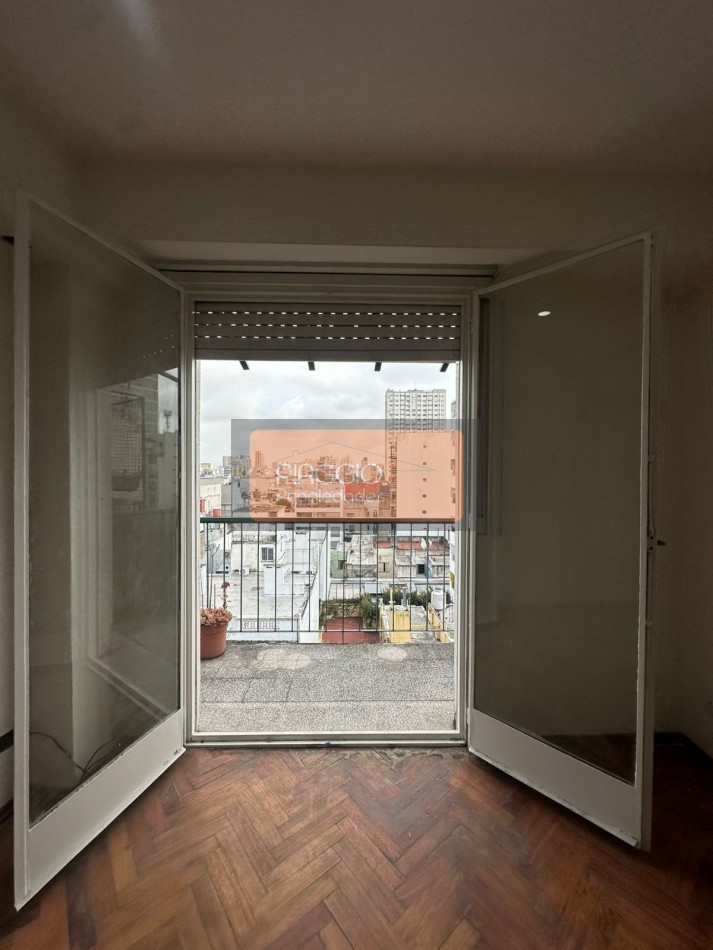 DEPARTAMENTO 3 AMBIENTES CON BALCON- EXCELENTE UBICACION!!