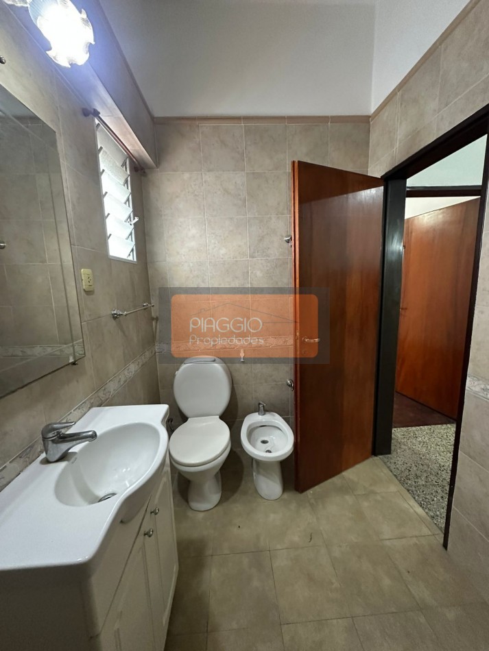 CASA 3 AMBIENTES CON TERRRENO EN VENTA EN MUNRO 