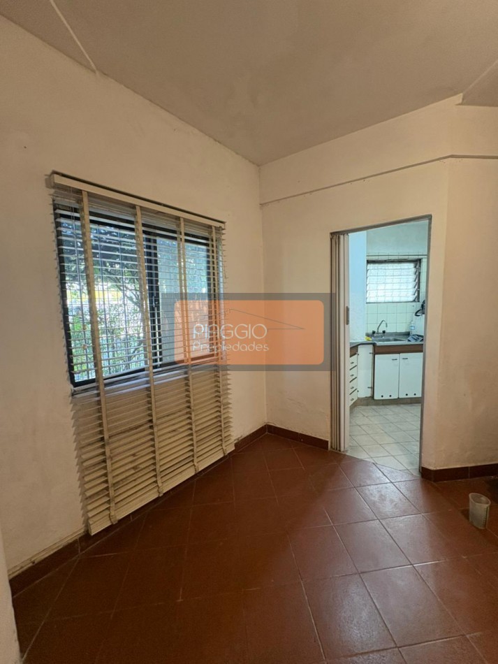 DEPARTAMENTO TRES AMBIENTES CON COCHERA EN VENTA 