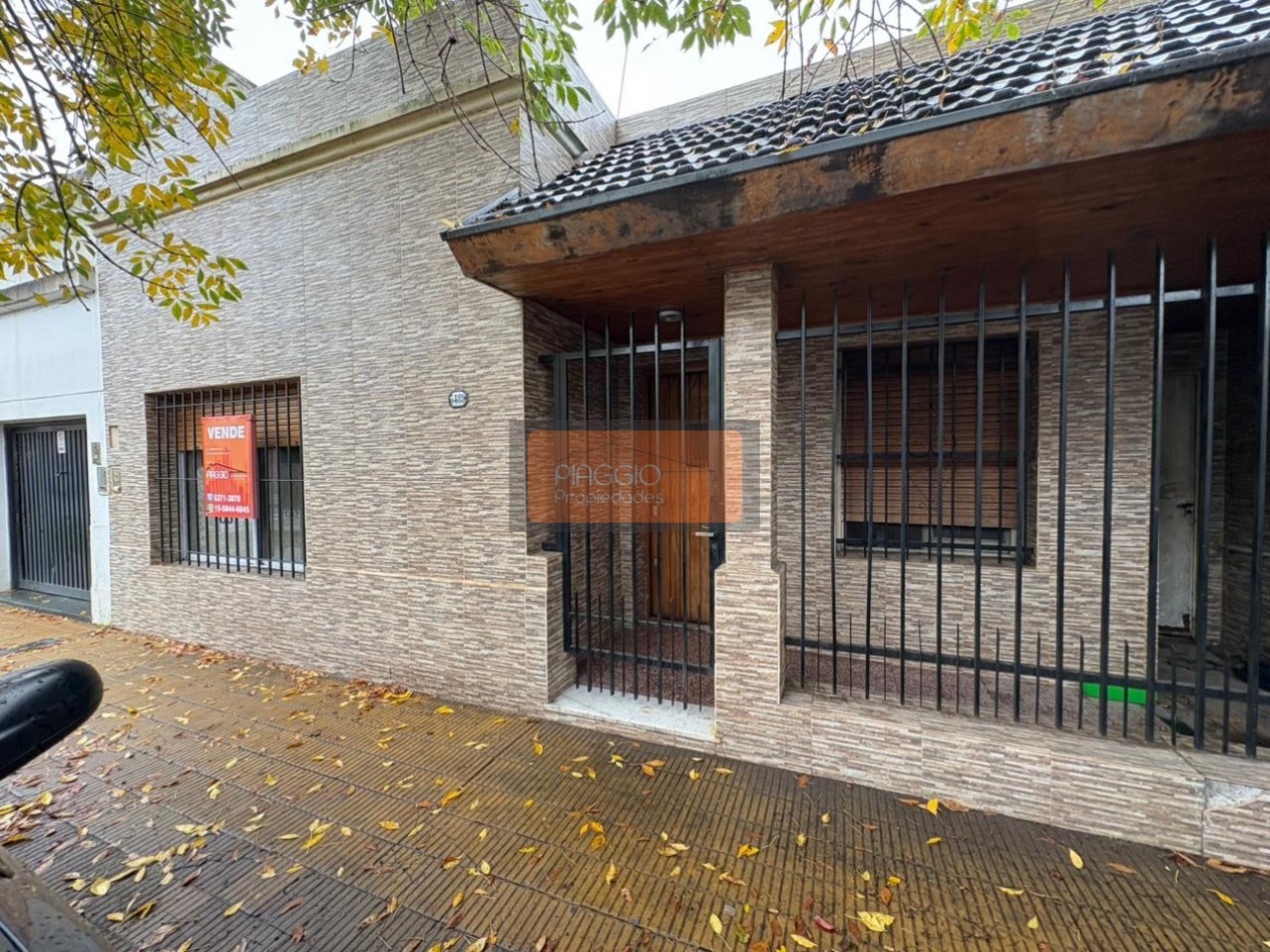 CASA SOBRE LOTE PROPIO- EXCELENTE OPORTUNIDAD DE INVERSION A LA VENTA 