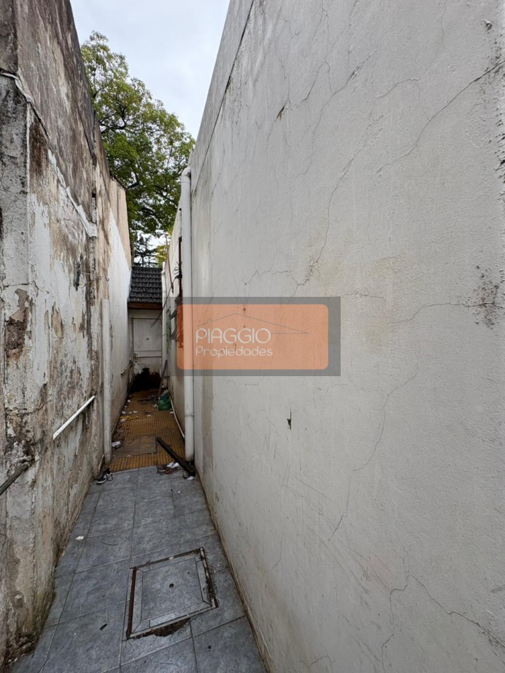 CASA SOBRE LOTE PROPIO- EXCELENTE OPORTUNIDAD DE INVERSION A LA VENTA 
