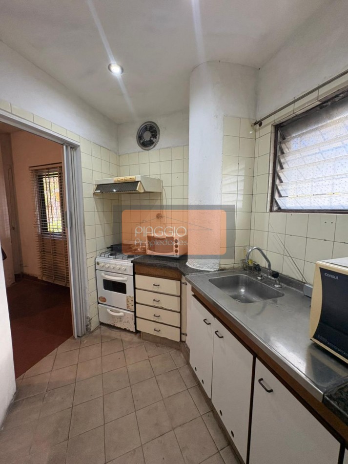 DEPARTAMENTO TRES AMBIENTES CON COCHERA EN VENTA 