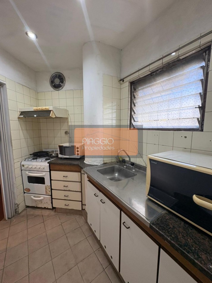 DEPARTAMENTO TRES AMBIENTES CON COCHERA EN VENTA 