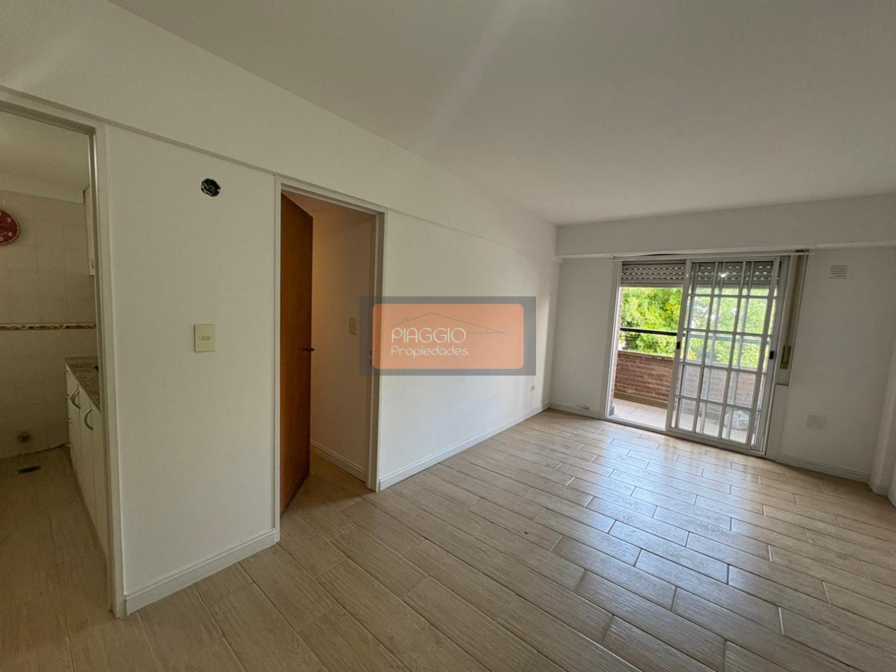 DEPARTAMENTO 3 AMBIENTES CON COCHERA Y BALCON EN ALQUILER