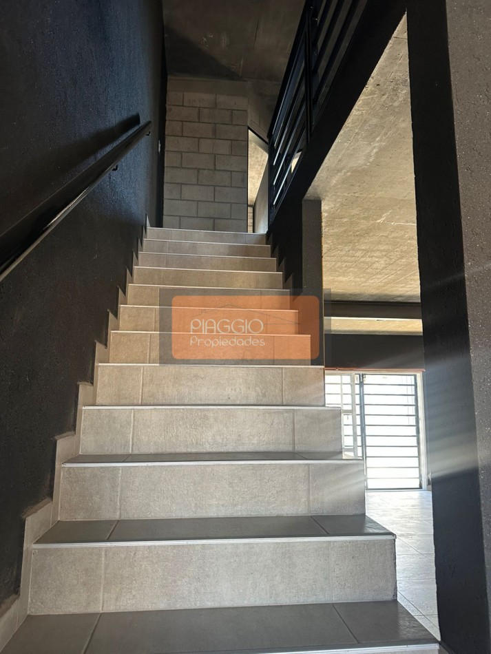 DUPLEX 4 AMBIENTES ESTILO INDUSTRIAL- VILLA ADELINA