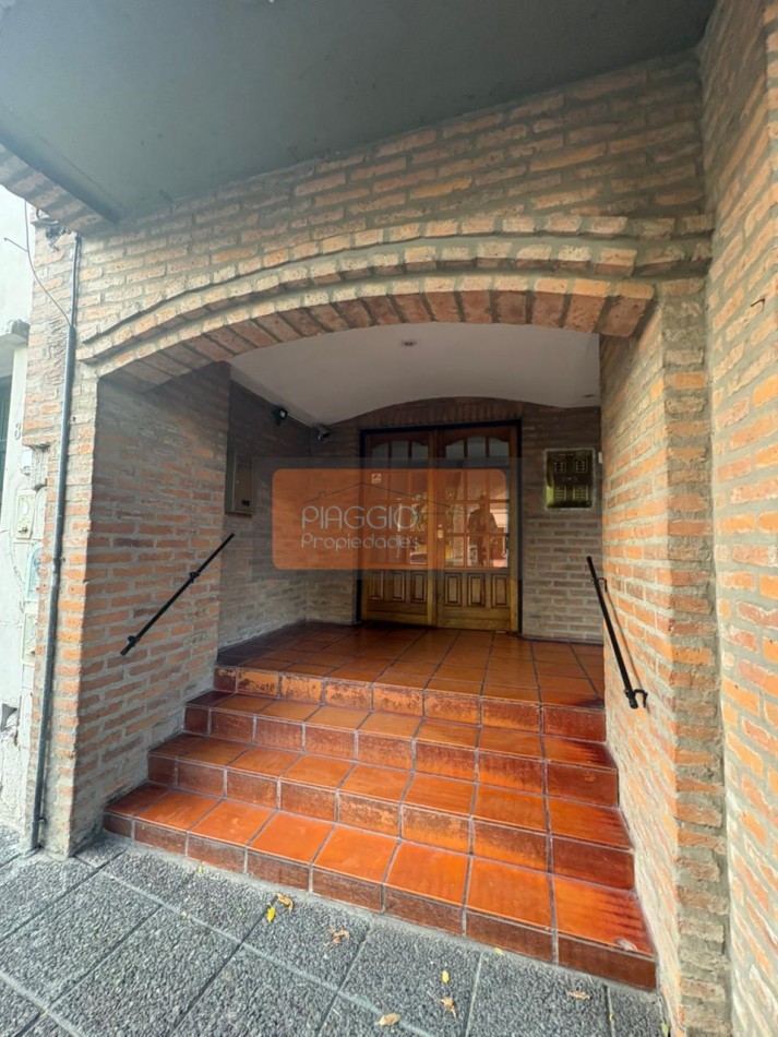 DEPARTAMENTO 3 AMBIENTES CON COCHERA Y BALCON EN ALQUILER