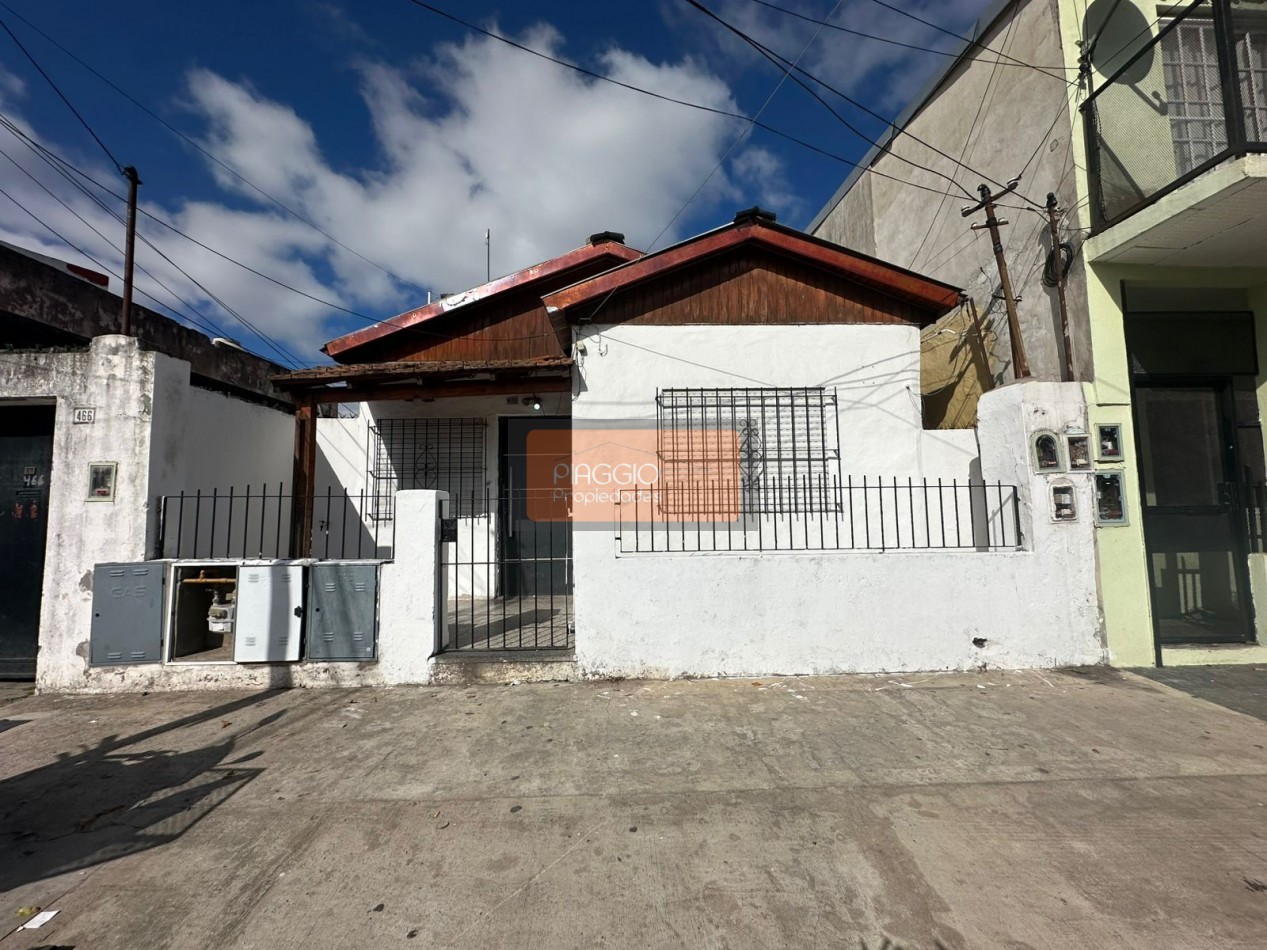 CASA PREFABRICADA TRES AMBIENTES CON PATIO MUY LUMINOSA!!